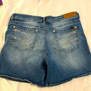 Seven7 Jeans Women’s Jean shorts size 16, perfect condition